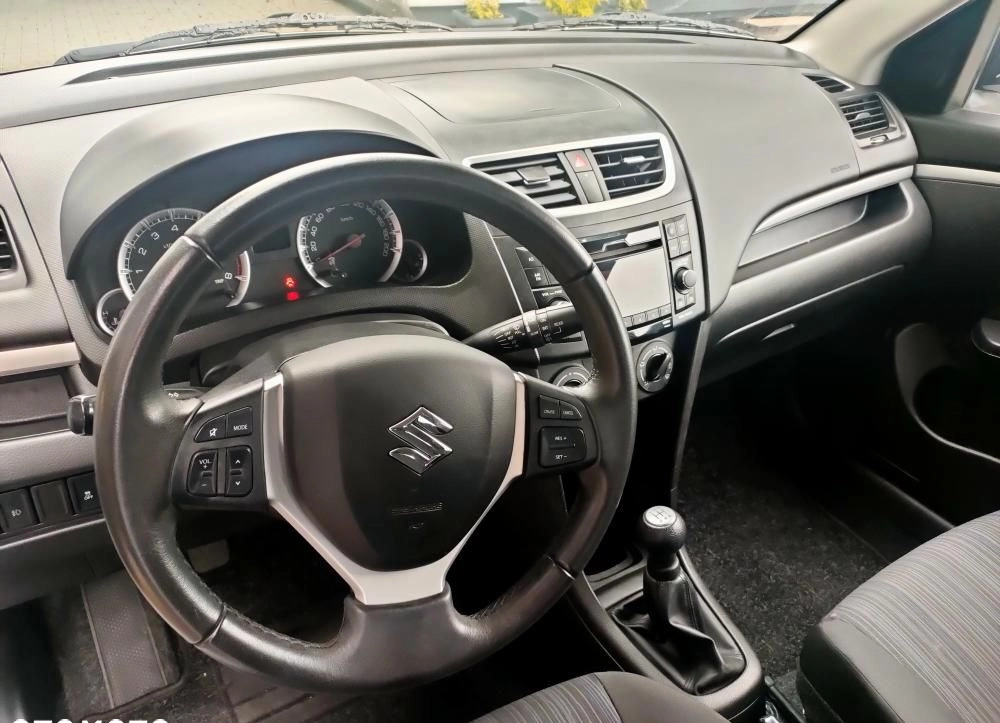 Suzuki Swift cena 28500 przebieg: 139000, rok produkcji 2015 z Kostrzyn małe 56